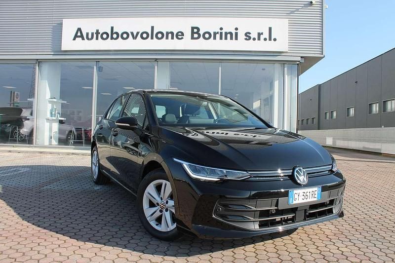 Usata VW Golf VIII Life 116 CV (85 kW) 2025 Nero perl Berlina