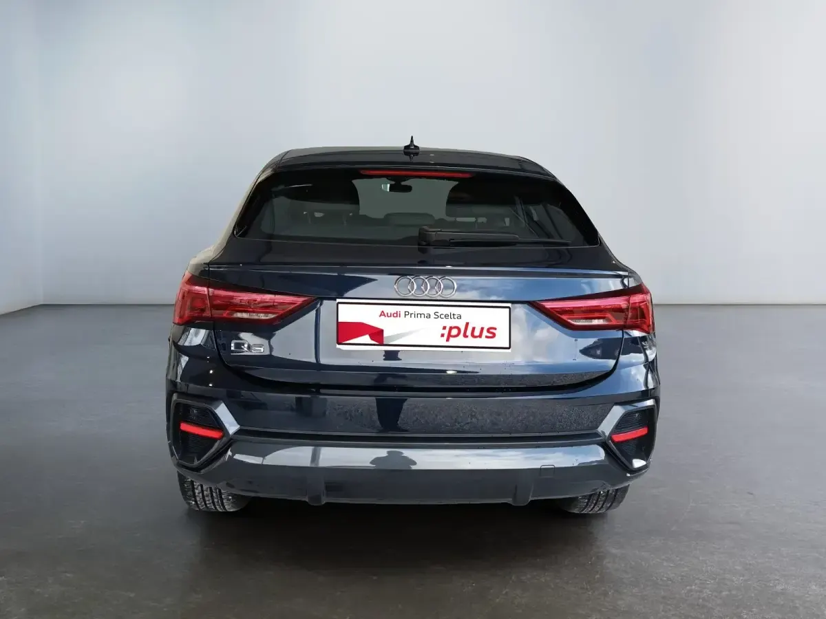 Gebraucht Audi Q3 Sportback S-Line 150 PS (110 kW) 2022 Blau SUV