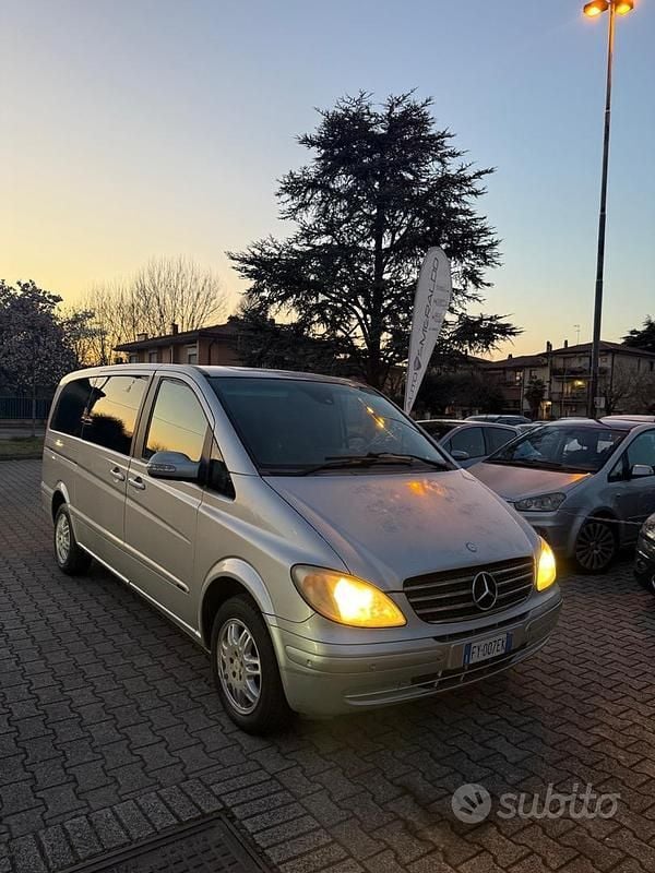 Argento Usata 2008 Mercedes Viano Monovolume | 9500 € (Super prezzo) - Immagine 1/4