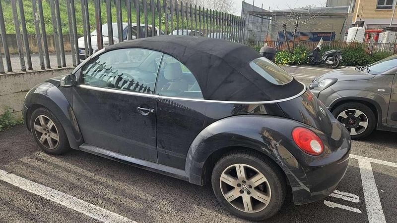 Usata VW New Beetle 105 CV (77 kW) 2009 Nero Utilitaria
