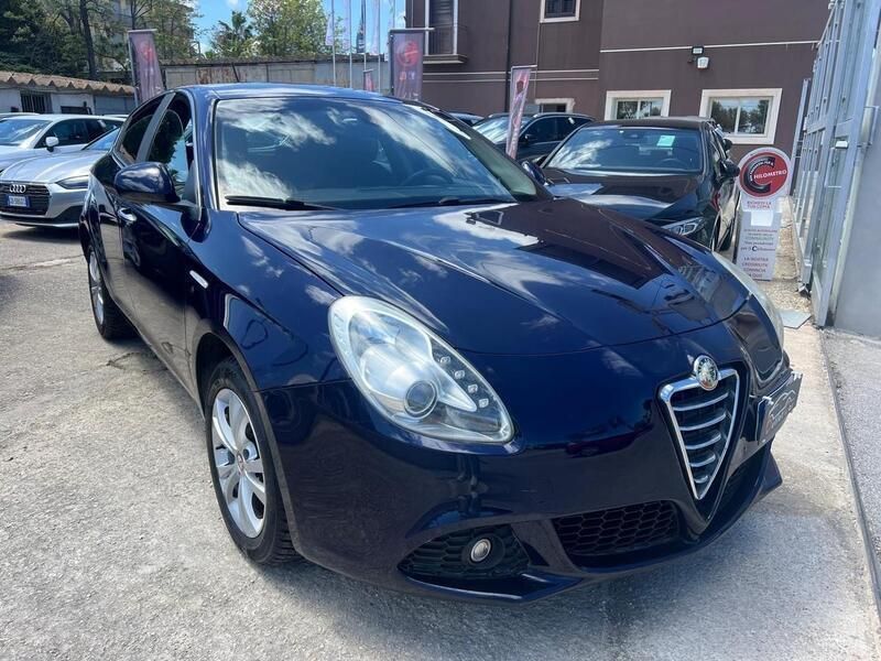 Blu Usata 2011 Alfa Romeo Giulietta Distinctive Due volumi | 7900 € (Buon prezzo) - Immagine 1/4