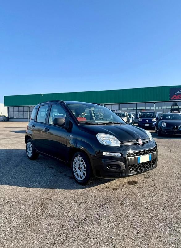 Usata Fiat Panda Lounge 75 CV (55 kW) 2014 Nero Utilitaria