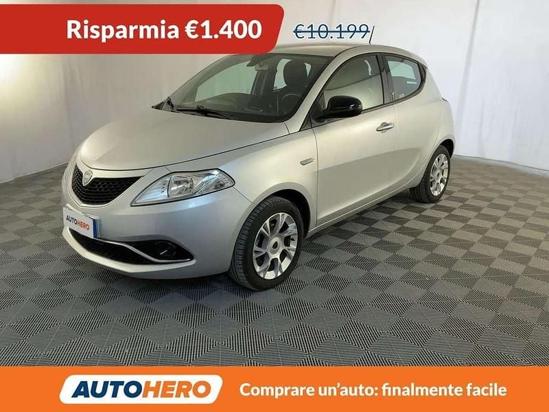 Usata Lancia Ypsilon Gold 69 CV (50 kW) 2016 Argento Utilitaria