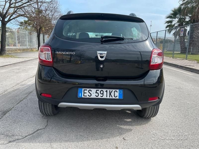 Usata Dacia Sandero Stepway 2013 Nero Berlina
