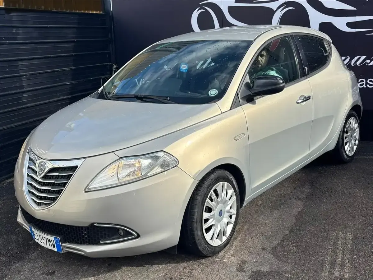 Usata Lancia Ypsilon S 95 CV (69 kW) 2013 Marrone Utilitaria