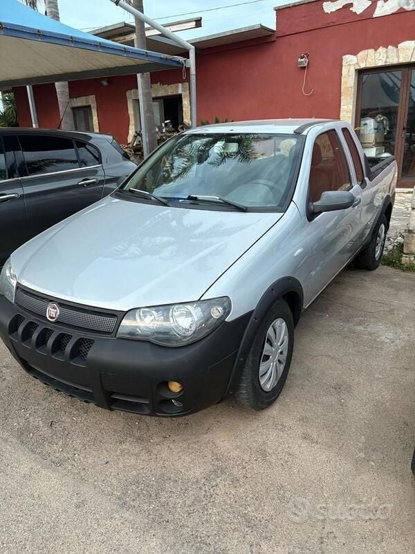 Grigio Usata 2008 Fiat Strada Pick-up | 6500 € (Super prezzo) - Immagine 1/4