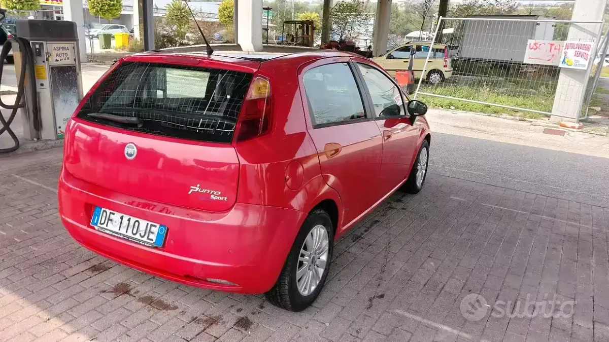 Usata Fiat Grande Punto 90 CV (66 kW) 2006 Rosso Utilitaria