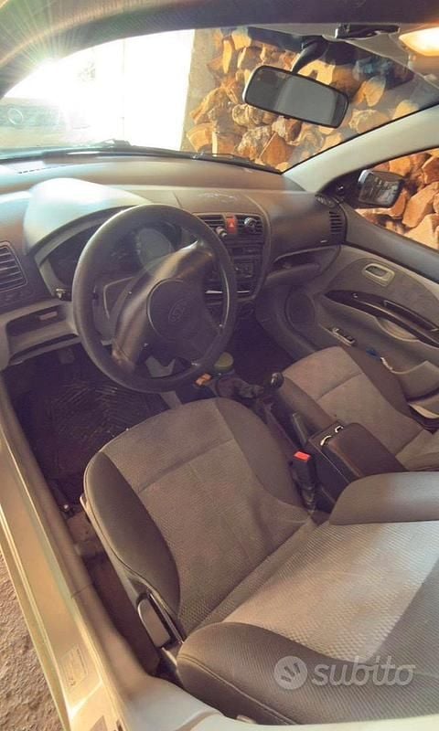 Usata Kia Picanto 65 CV (47 kW) 2007 Grigio Utilitaria
