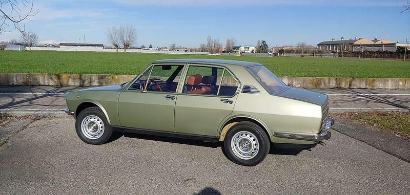 Usata Alfa Romeo Alfetta 122 CV (89 kW) 1973 Verde Berlina