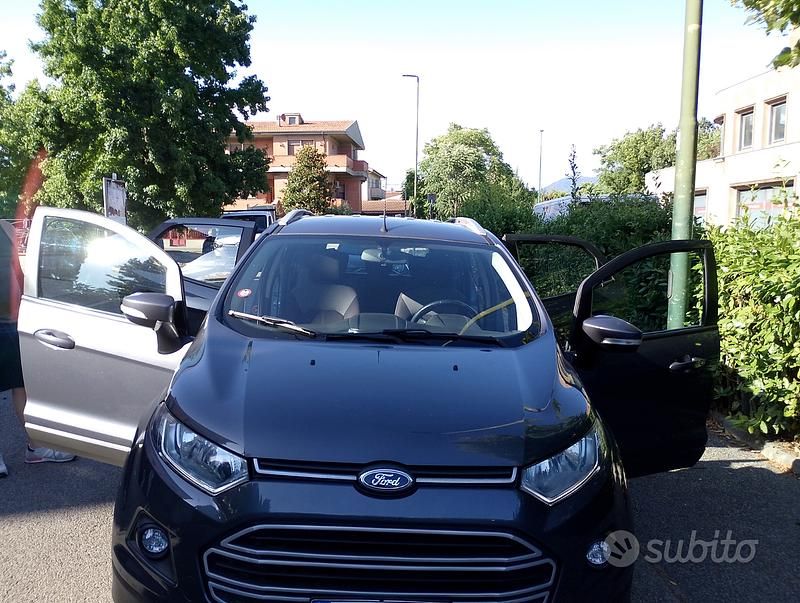 Usata Ford Ecosport 125 CV (91 kW) 2015 Grigio SUV