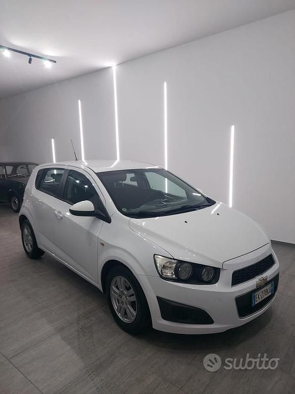 Usata Chevrolet Aveo LT 75 CV (55 kW) 2012 Bianco Berlina