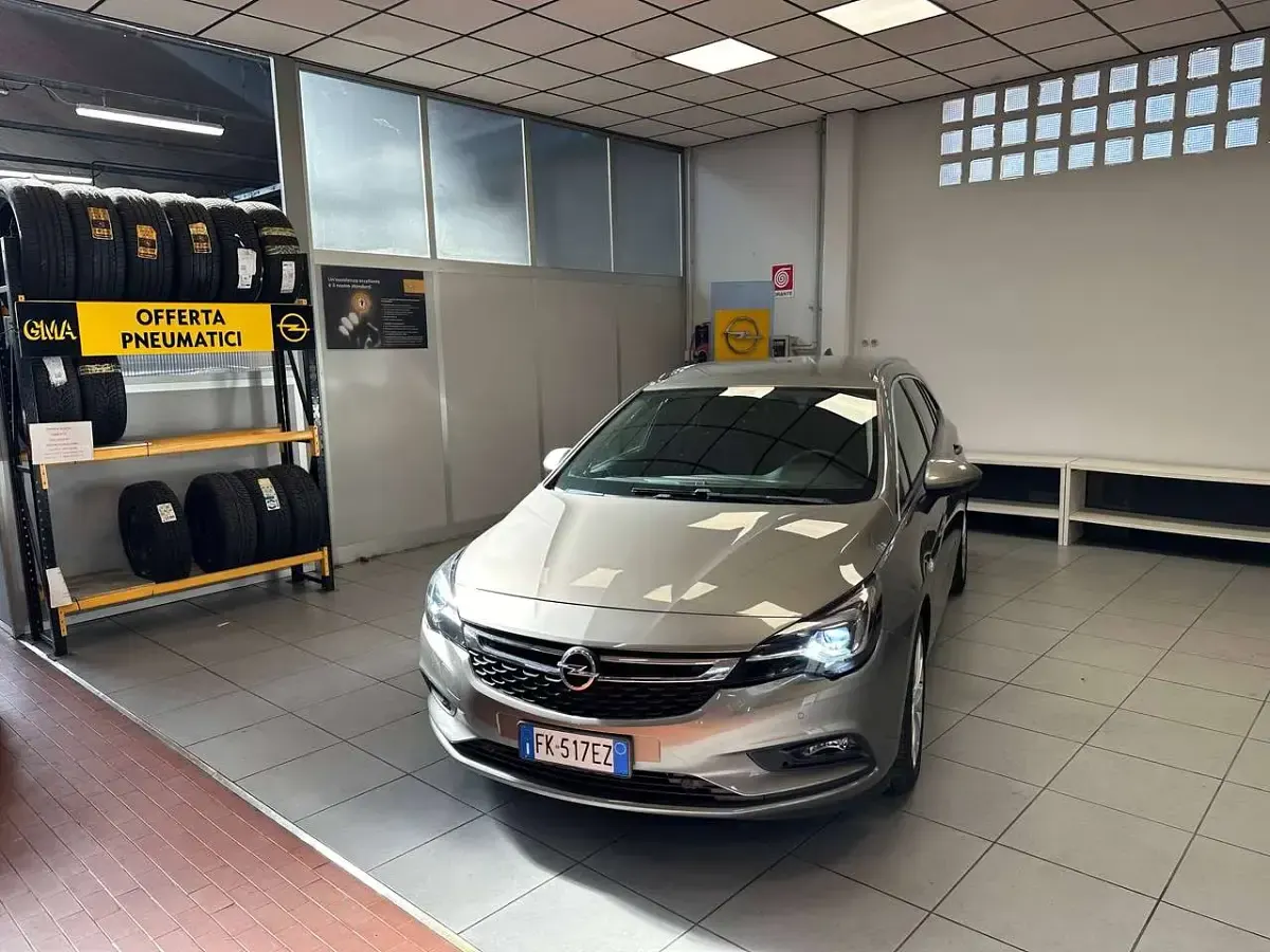 Usata Opel Astra Innovation 160 CV (117 kW) 2017 Grigio Station wagon