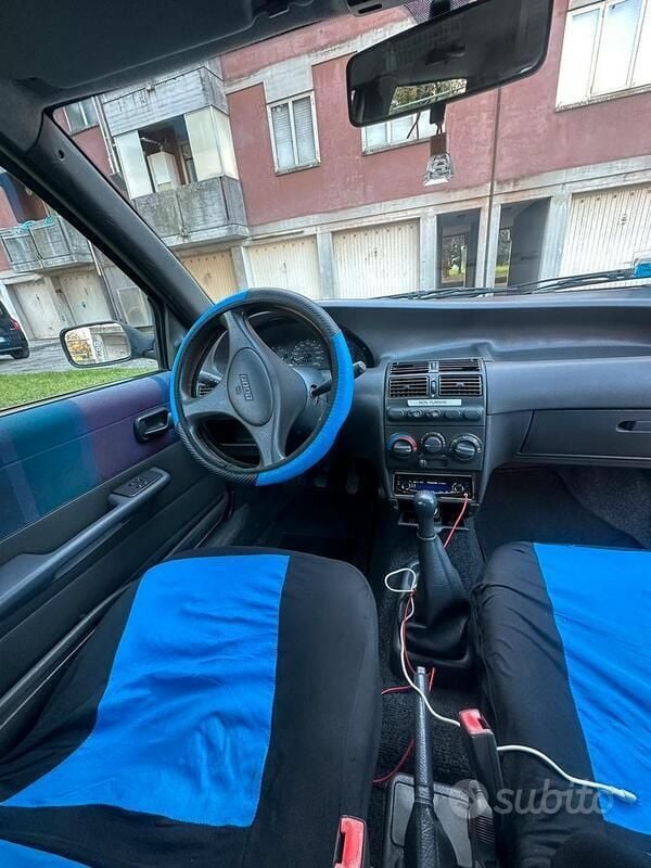 Usata Fiat Punto 54 CV (39 kW) 1998 Grigio Utilitaria