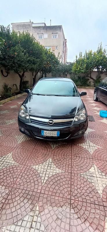 Usata Opel Astra 60 CV (44 kW) 2006 Nero Coupé