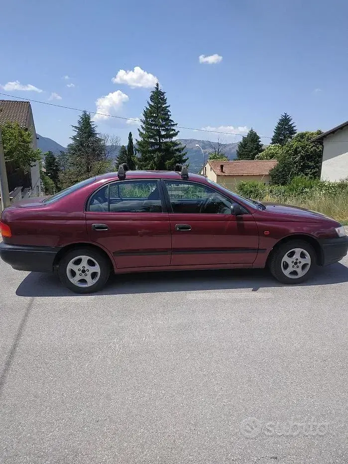 Usata Toyota Carina E 106 CV (77 kW) 1997 Rosso Berlina