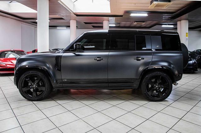 Usata Land Rover Defender Carpathian Edition 525 CV (386 kW) 2023 Carpathian grey SUV