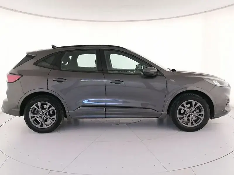 Usata Ford Kuga ST-Line 190 CV (139 kW) 2022 Grigio SUV