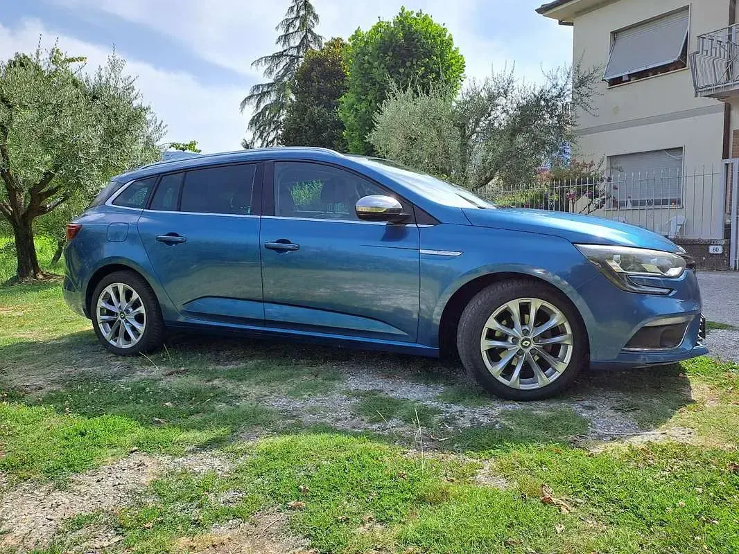 Usata Renault Mégane GrandTour Intens 110 CV (80 kW) 2017 Bluazzurro Station wagon
