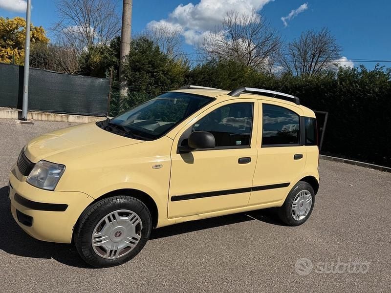 Usata Fiat Panda 77 CV (56 kW) 2012 Giallo Utilitaria