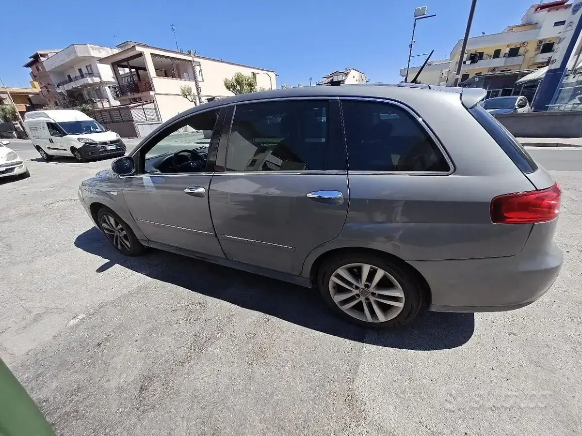 Usata Fiat Croma Emotion 150 CV (110 kW) 2010 Grigio Station wagon