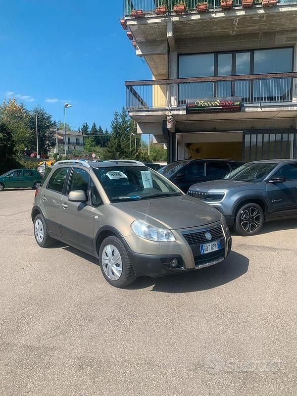 Marrone Usata 2006 Fiat Sedici Emotion SUV | 3050 € (Buon prezzo) - Immagine 1/4