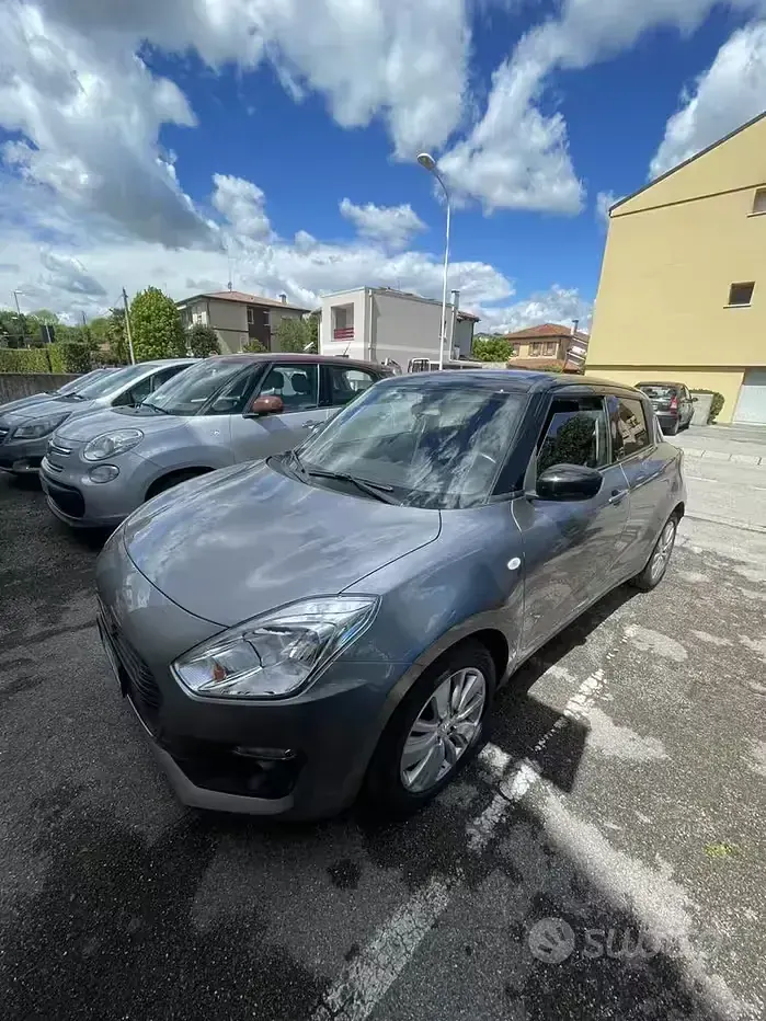 Usata Suzuki Swift Cool 90 CV (66 kW) 2019 Grigio Utilitaria