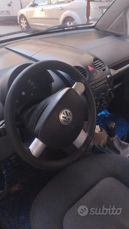 Usata VW New Beetle 2005 Blu Utilitaria