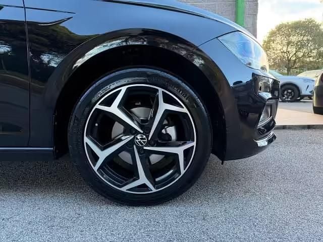 Usata VW Polo R-line 110 CV (80 kW) 2022 Nero Utilitaria