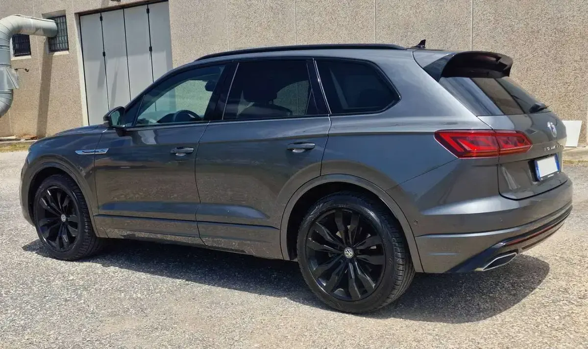 Usata VW Touareg Advance 231 CV (169 kW) 2019 Grigio SUV