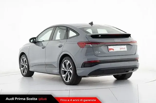 Usata Audi Q4 Sportback e-tron S-Line 150 kW (204 CV) 2023 Grigio selce SUV