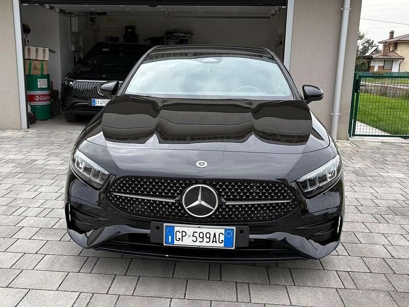 Usata Mercedes A200 Advanced Plus 163 CV (119 kW) 2023 Nero Utilitaria