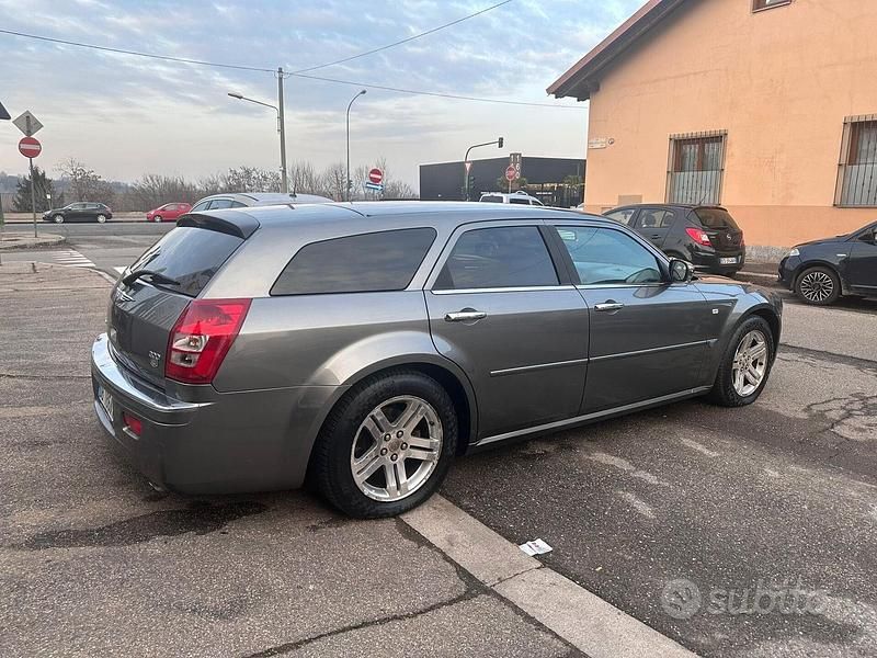 Usata Chrysler 300C Touring 218 CV (160 kW) 2006 Grigio Station wagon