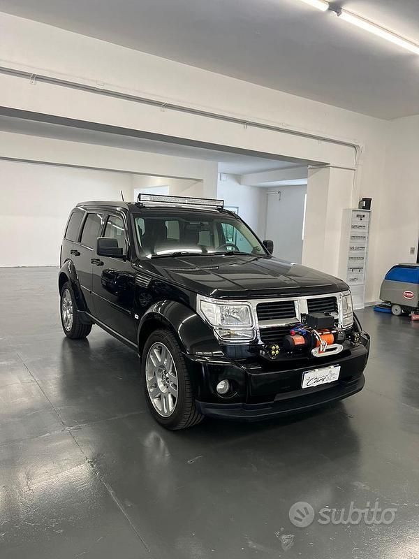 Nero Usata 2010 Dodge Nitro SXT SUV | 10.900 € (Cara) - Immagine 1/4