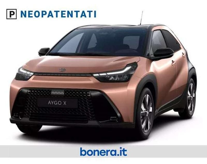 Nuova Toyota Aygo X 116 CV (85 kW) 2026 Cinnamon brown & black SUV