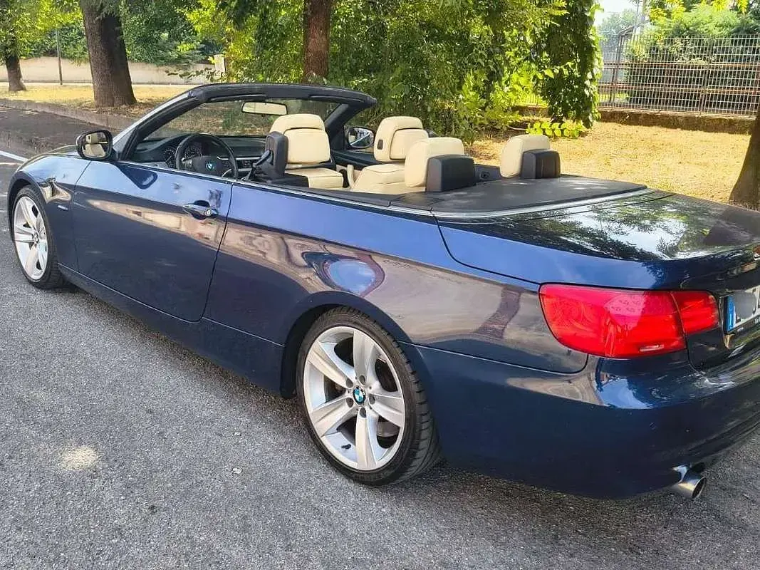 Usata BMW 335 Cabriolet Efficient Dynamics 306 CV (225 kW) 2011 Blu/azzurro Cabrio