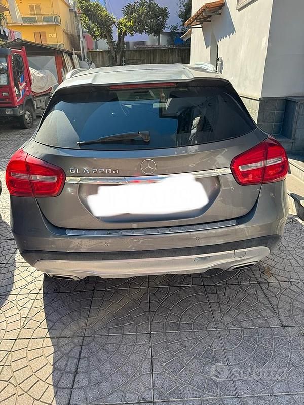 Usata Mercedes GLA220 Premium 177 CV (130 kW) 2015 Grigio SUV