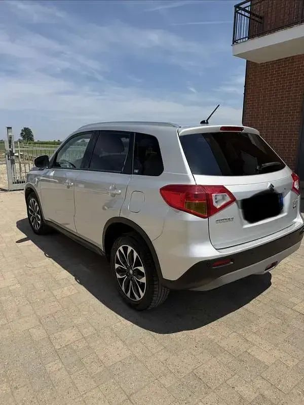 Usata Suzuki Vitara 120 CV (88 kW) 2015 Grigio SUV