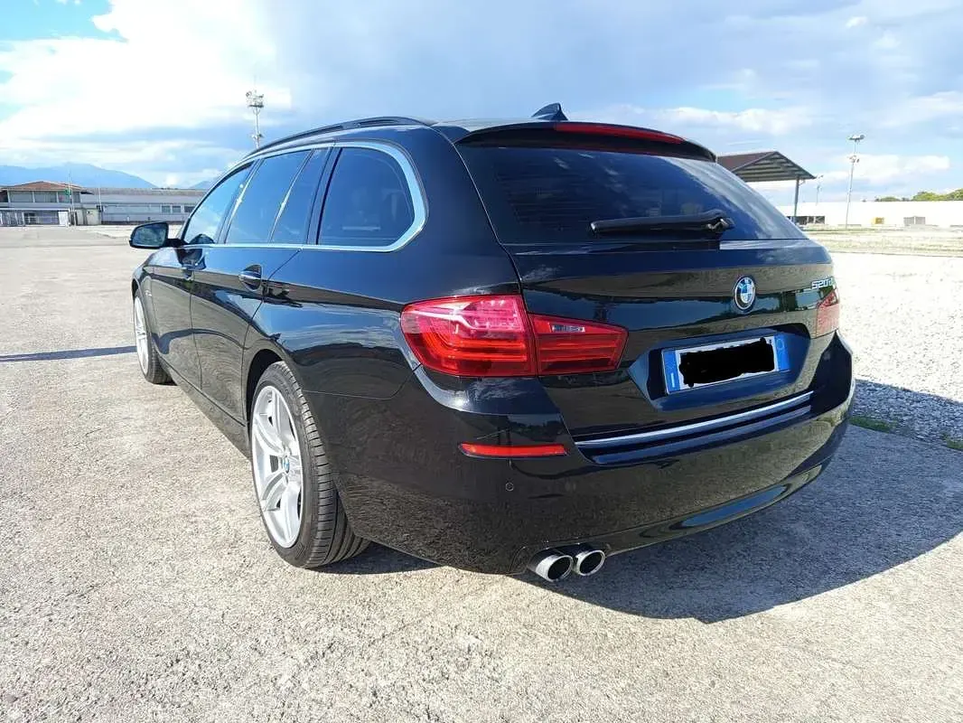 Usata BMW 520 Luxury Line 190 CV (139 kW) 2015 Nero Station wagon