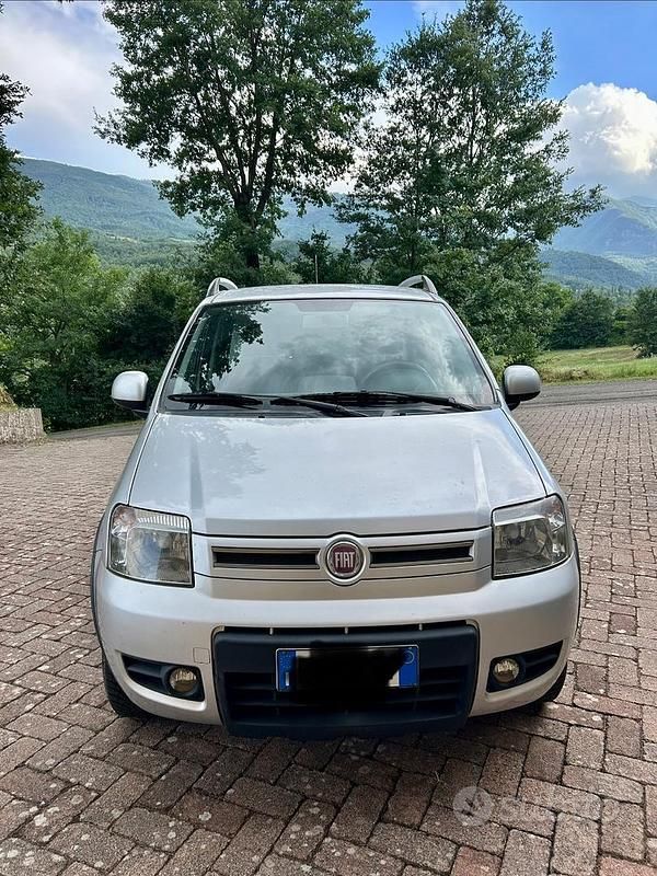 Grigio Usata 2012 Fiat Panda 4x4 Due volumi | 6500 € - Immagine 1/4