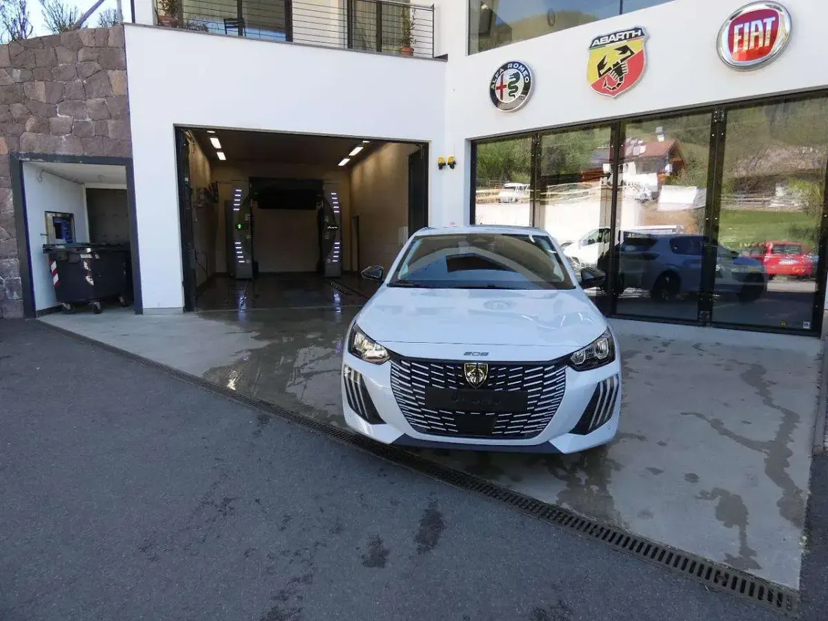 Nuova Peugeot 208 Allure 101 CV (74 kW) 2026 Bianco Utilitaria