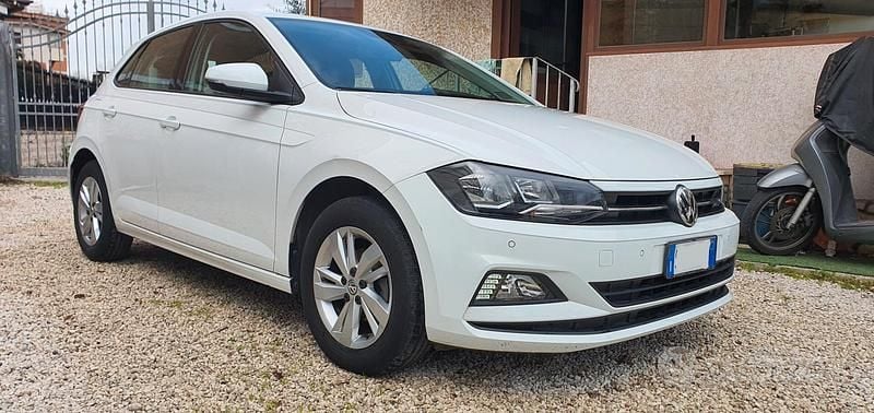 Usata VW Polo Comfortline 75 CV (55 kW) 2018 Bianco Utilitaria