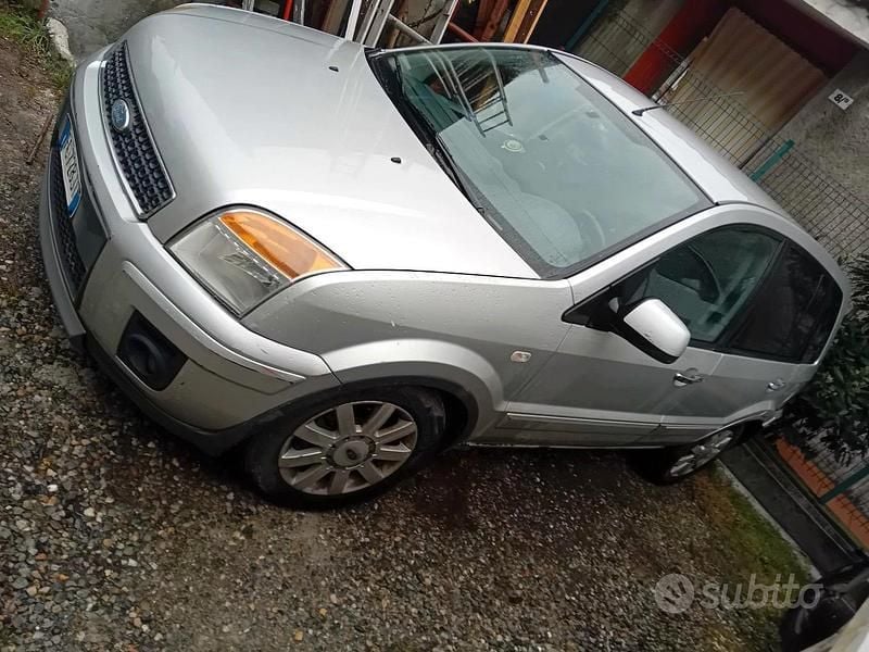 Usata Ford Fusion 68 CV (50 kW) 2009 Grigio Berlina