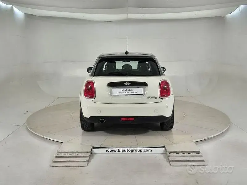 Usata Mini Cooper D Business 115 CV (84 kW) 2015 Bianco Utilitaria