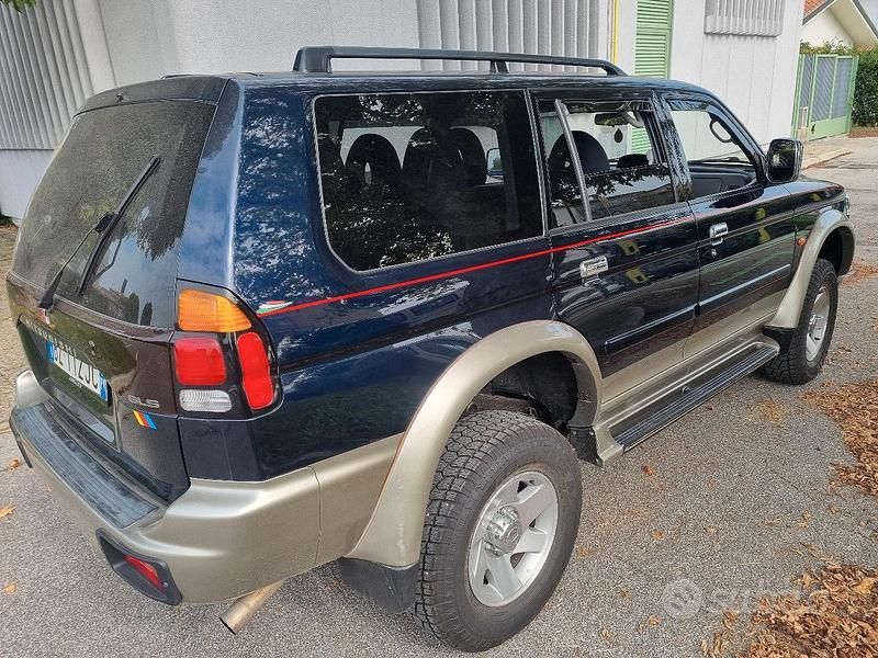 Usata Mitsubishi Pajero 2002 Blu SUV