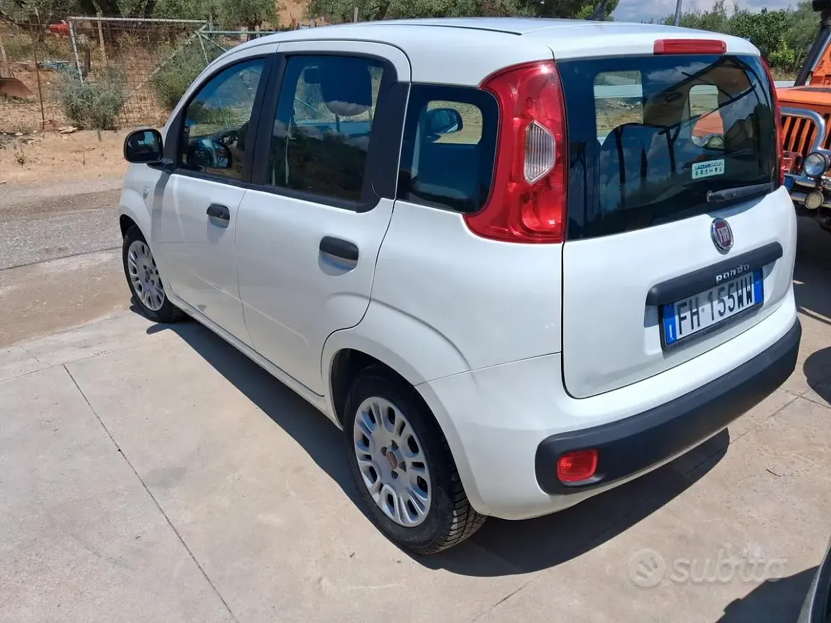 Usata Fiat Panda Lounge 95 CV (69 kW) 2017 Bianco Utilitaria