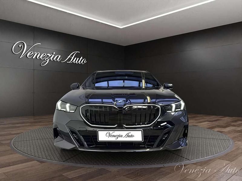 Usata BMW 540 M Sport 303 CV (222 kW) 2025 Grigio Station wagon