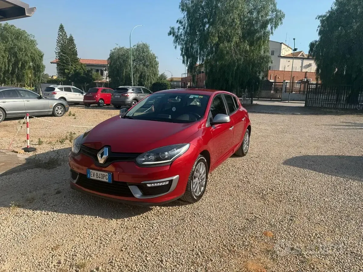 Usata Renault Mégane 110 CV (80 kW) 2014 Arancione Berlina