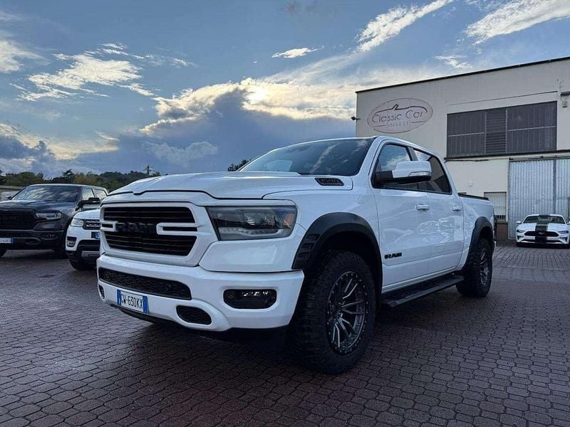 Usata RAM 1500 401 CV (294 kW) 2022 Bianco e nero Pick-up