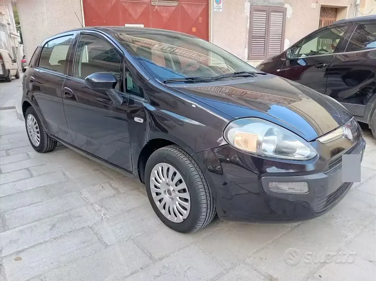 Usata Fiat Grande Punto 77 CV (56 kW) 2010 Nero Utilitaria