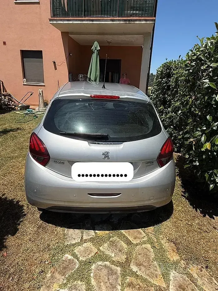 Usata Peugeot 208 Active 75 CV (55 kW) 2016 Utilitaria